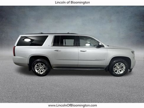 Used 2016 Chevrolet Suburban LT w/ Luxury Package AWD/4WD image 7