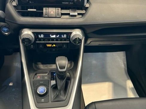 Used 2020 Toyota RAV4 XSE w/ XSE Grade Weather Package AWD/4WD image 12