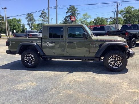 New 2026 Jeep Gladiator Rubicon w/ Steel Power Dome Hood Package AWD/4WD image 2
