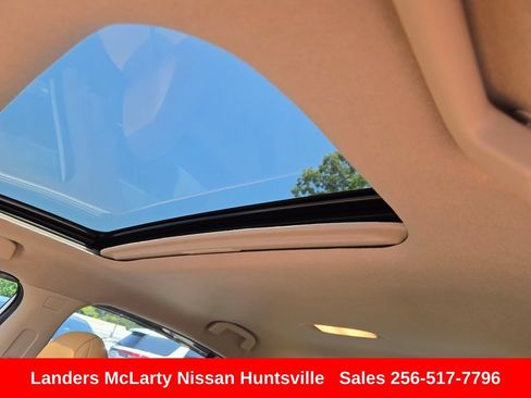 Used 2024 Nissan Sentra SV w/ SV Premium Package FWD image 18