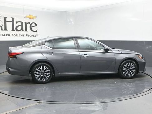 Used 2024 Nissan Altima 2.5 SV FWD image 51