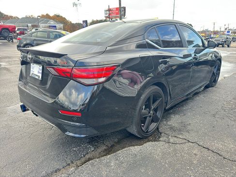 Used 2024 Nissan Sentra SR w/ SR Premium Package image 3