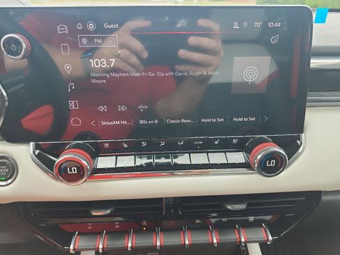 New 2025 GMC Canyon AT4 w/ AT4X Package image 11