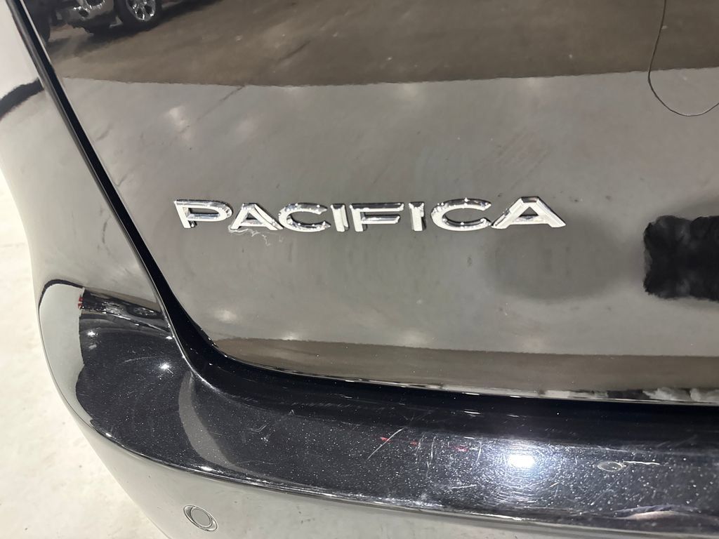 Used 2025 Chrysler Pacifica Select FWD image 31