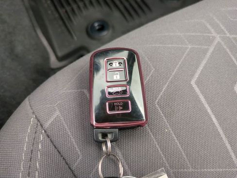 Used 2018 Toyota Tacoma TRD Sport w/ Technology Package image 26