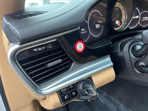 Used 2018 Porsche Panamera 4S image 28