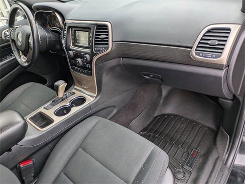 Certified 2017 Jeep Grand Cherokee Laredo image 28
