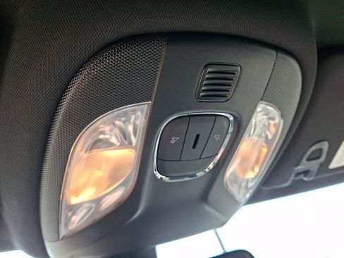 Used 2024 Jeep Compass Latitude AWD/4WD image 32