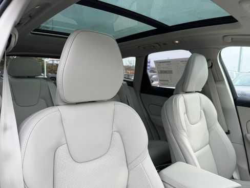New 2026 Volvo XC60 B5 Ultra w/ Protection Package Premier image 9