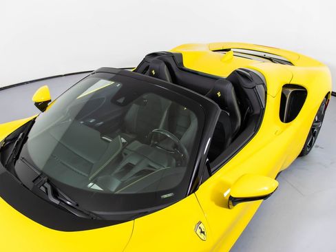 Certified 2023 Ferrari SF90 Spider AWD/4WD image 33