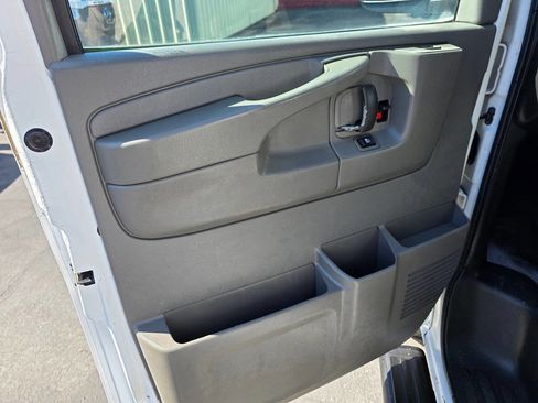 Used 2014 Chevrolet Express 3500 LS image 15