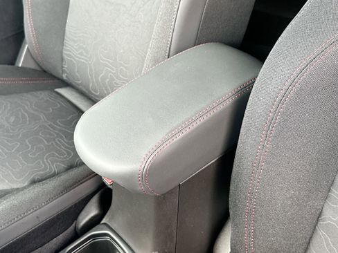 Used 2023 Jeep Renegade Trailhawk image 21