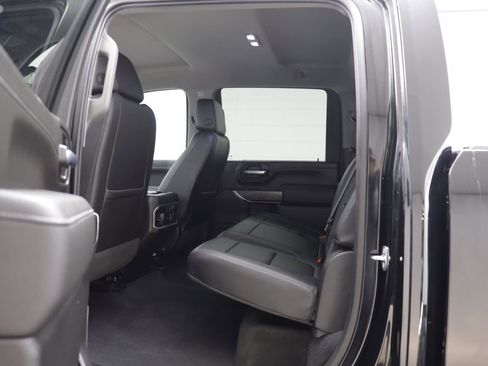 Used 2020 Chevrolet Silverado 3500 LTZ w/ LTZ Plus Package image 17