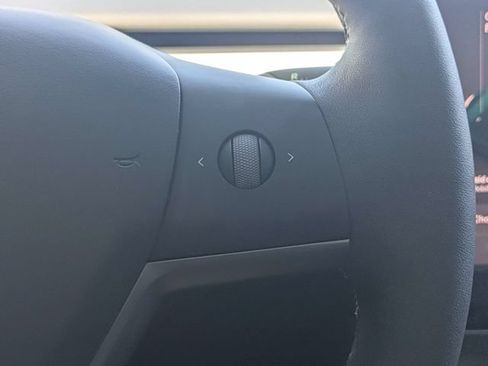 Used 2023 Tesla Model Y Long Range AWD/4WD image 24