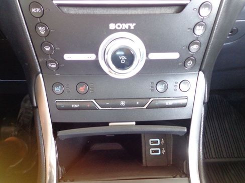 Used 2018 Ford Edge Titanium w/ Equipment Group 301A AWD/4WD image 23