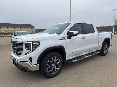 Used 2024 GMC Sierra 1500 SLT w/ SLT Premium Plus Package image 10