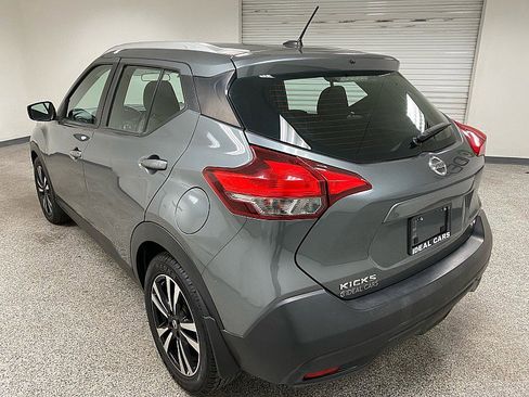 Used 2019 Nissan Kicks SV image 7