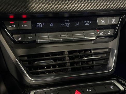Used 2024 Audi e-tron GT Premium Plus w/ Performance Package image 19