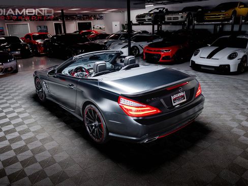 Used 2016 Mercedes-Benz SL 550 image 4