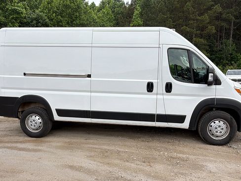 Used 2024 RAM ProMaster 2500 w/ Convenience Group FWD image 7