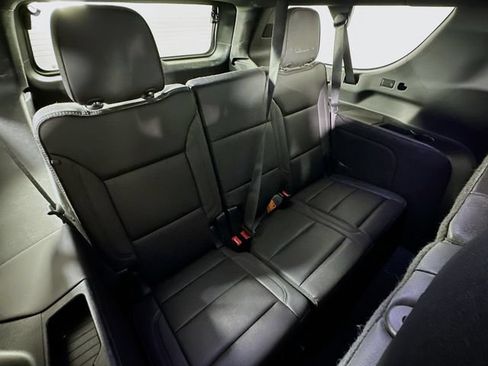 Used 2023 Chevrolet Suburban High Country w/ Premium Package 2 AWD/4WD image 36