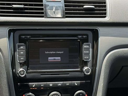 Used 2014 Volkswagen Passat 1.8T SE FWD image 3