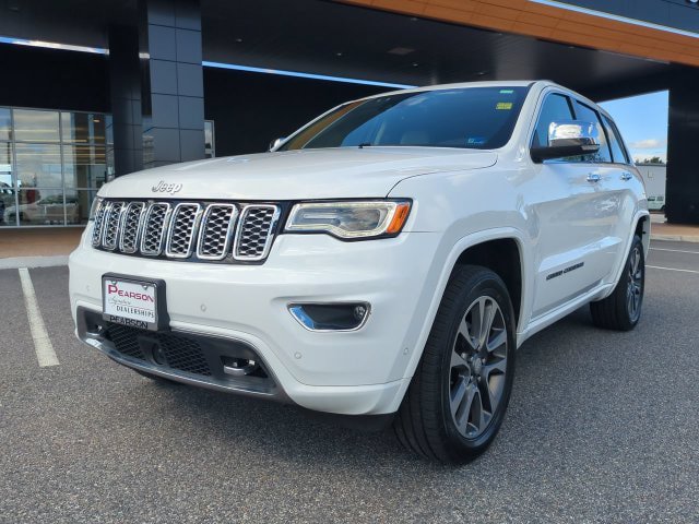 Used 2017 Jeep Grand Cherokee Overland w/ Jeep Active Safety Group AWD/4WD image 8