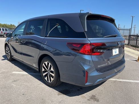 Certified 2026 Honda Odyssey EX-L image 6