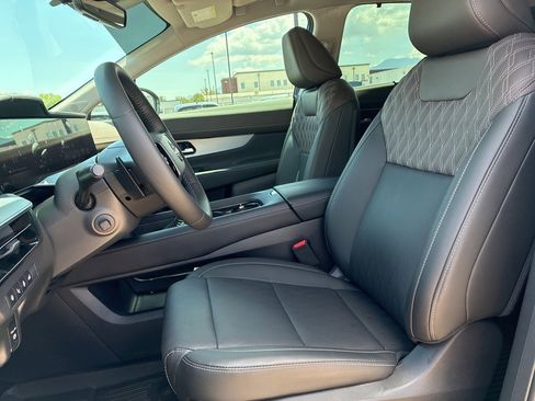 Used 2025 Nissan Murano Platinum w/ Cargo Package image 10