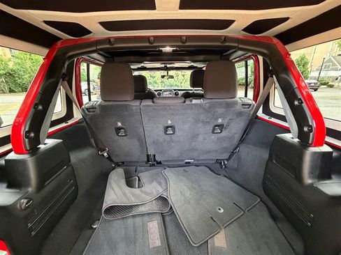 Used 2018 Jeep Wrangler Unlimited Sport S AWD/4WD image 27