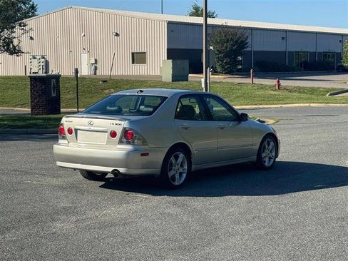 Used 2004 Lexus IS 300 RWD image 6