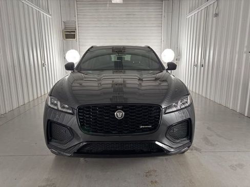 Used 2025 Jaguar F-PACE R-Dynamic S image 3