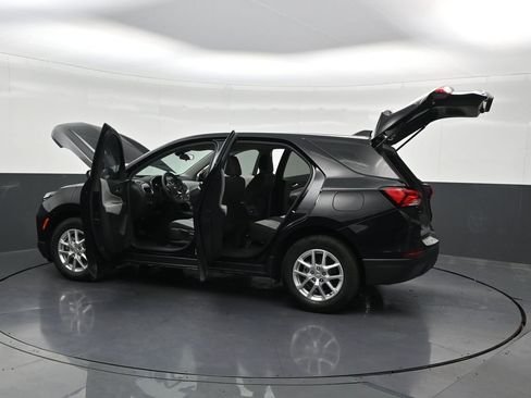 Used 2023 Chevrolet Equinox LS FWD image 34