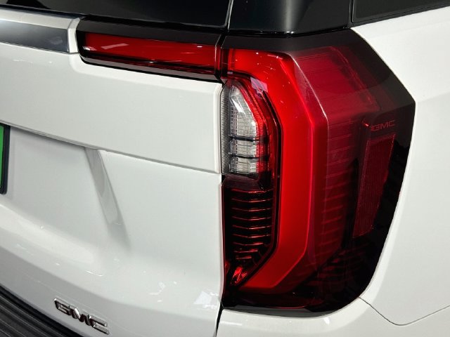 Used 2025 GMC Yukon Denali AWD/4WD image 30