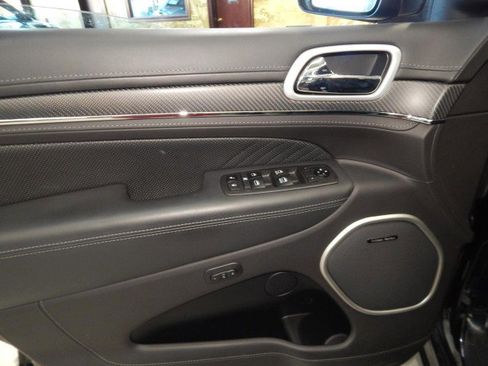 Used 2021 Jeep Grand Cherokee SRT image 13