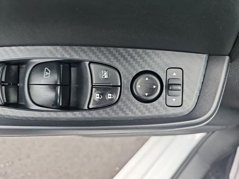 Used 2025 Nissan Sentra S FWD image 32