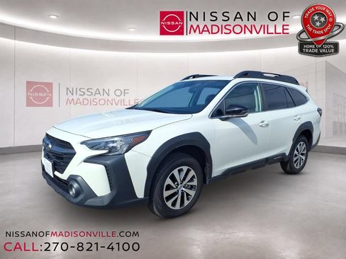 Used 2023 Subaru Outback Premium AWD/4WD image 4