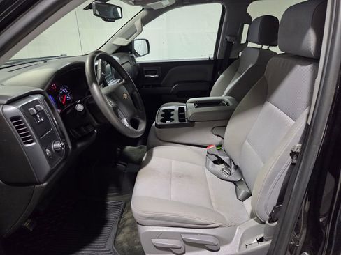 Used 2018 Chevrolet Silverado 1500 Custom w/ Custom Value Package image 7