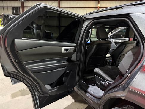 Used 2020 Ford Explorer XLT RWD image 16