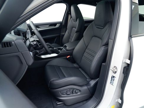 New 2026 Porsche Cayenne Coupe image 5