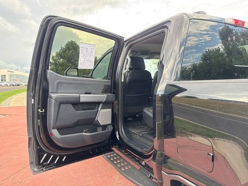 Used 2023 Ford F250 Lariat w/ Tremor Off-Road Package AWD/4WD image 17