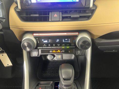 Certified 2025 Toyota RAV4 LE image 18