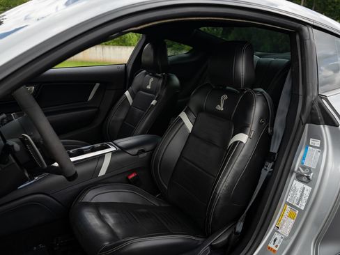 Used 2020 Ford Mustang Shelby GT500 w/ Technology Package RWD image 37