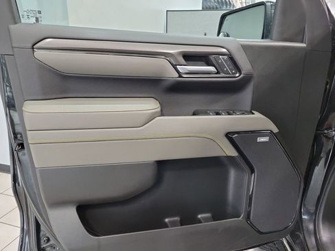 Used 2024 Chevrolet Silverado 1500 ZR2 w/ Technology Package image 38