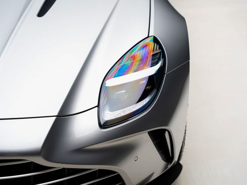 Used 2025 Aston Martin V8 Vantage Coupe RWD image 11