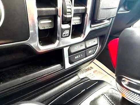 Used 2022 Jeep Gladiator Overland w/ Popular Equipment Package AWD/4WD image 8
