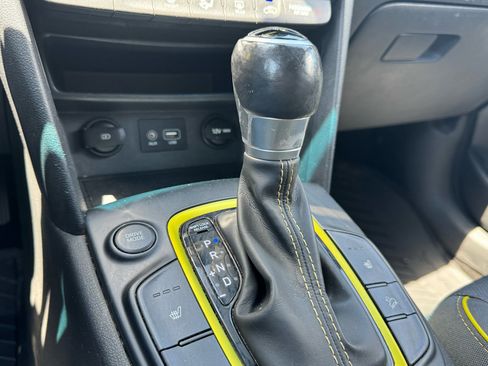 Used 2019 Hyundai Kona Limited image 23