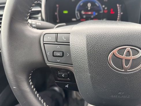 Used 2025 Toyota Camry SE image 15