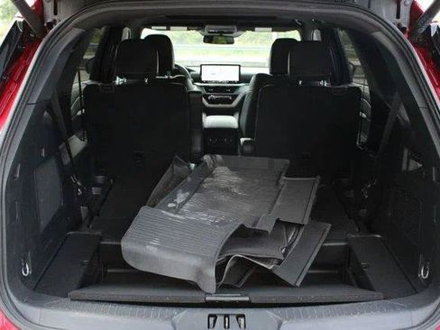 Used 2025 Ford Explorer ST AWD/4WD image 11