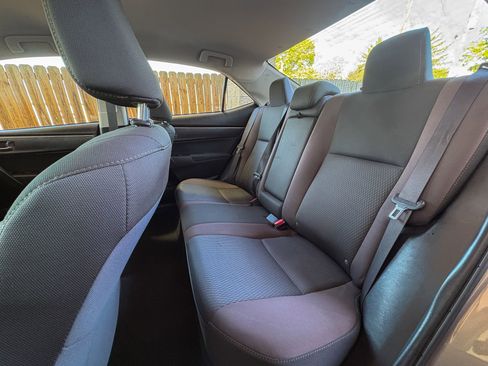 Used 2018 Toyota Corolla LE FWD image 23